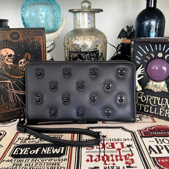Betsey Johnson Large Black w/Spiders Wristlet Phone Case Clutch Wallet NWT - Picture 3 of 7